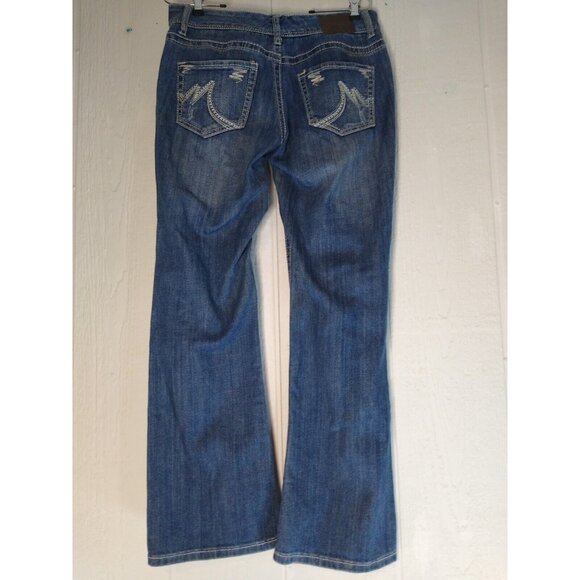 Maurices Denim - Maurices Juniors 3/4 Short Bootcut Stretch Jean Medium Wash Embroidered Pocket